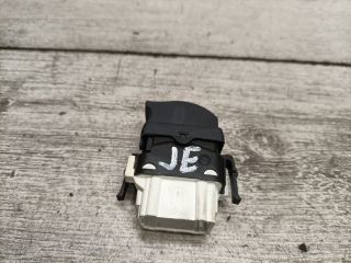 bontott RENAULT CLIO II Jobb első Ablakemelő Kapcsoló