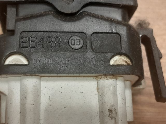 bontott RENAULT CLIO II Jobb első Ablakemelő Kapcsoló