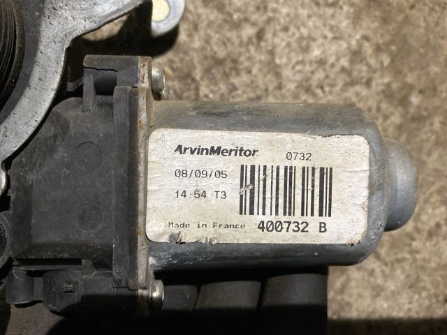 bontott RENAULT CLIO II Jobb első Ablakemelő Szerkezet (Elektromos)