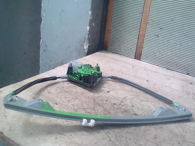 bontott RENAULT CLIO II Jobb első Ablakemelő Szerkezet (Elektromos)