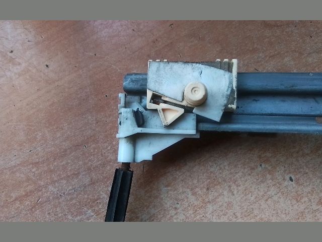 bontott RENAULT CLIO II Jobb első Ablakemelő Szerkezet (Elektromos)