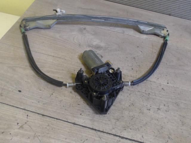 bontott RENAULT CLIO II Jobb első Ablakemelő Szerkezet (Elektromos)