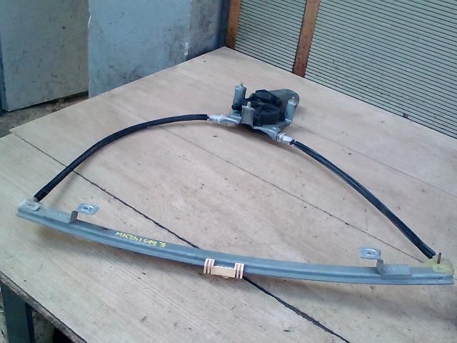 bontott RENAULT CLIO II Jobb első Ablakemelő Szerkezet (Mechanikus)