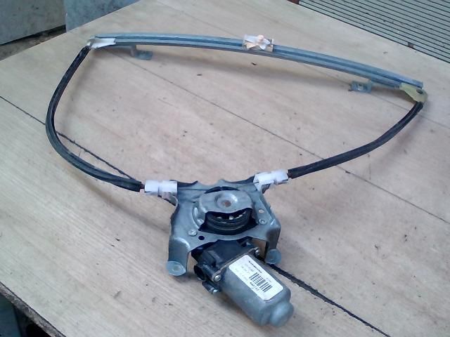 bontott RENAULT CLIO II Jobb első Ablakemelő Szerkezet (Mechanikus)