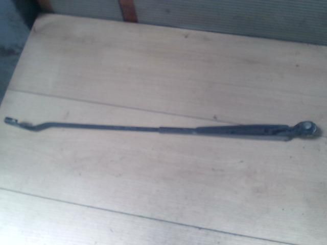 bontott RENAULT CLIO II Jobb első Ablaktörlő Kar