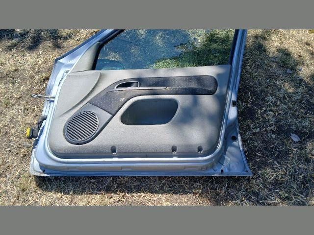bontott RENAULT CLIO II Jobb első Ajtó (Részeivel)