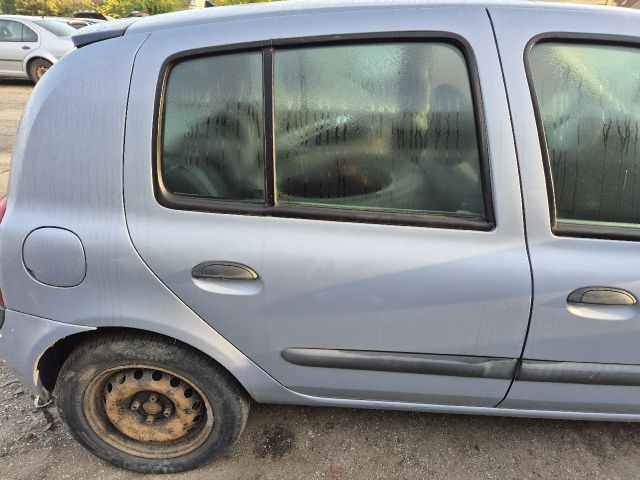 bontott RENAULT CLIO II Jobb első Ajtó (Részeivel)