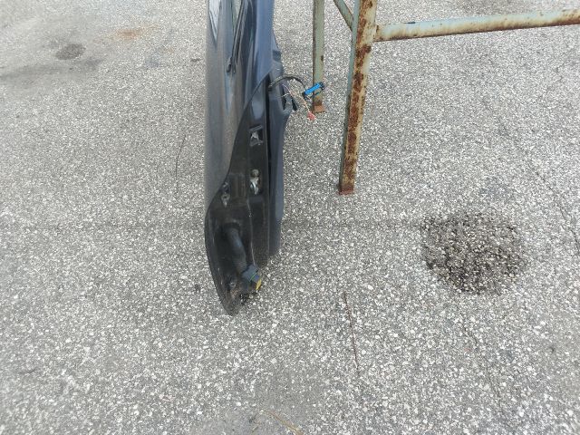 bontott RENAULT CLIO II Jobb első Ajtó (Részeivel)