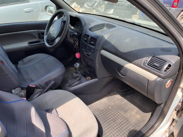 bontott RENAULT CLIO II Jobb első Ajtó (Részeivel)