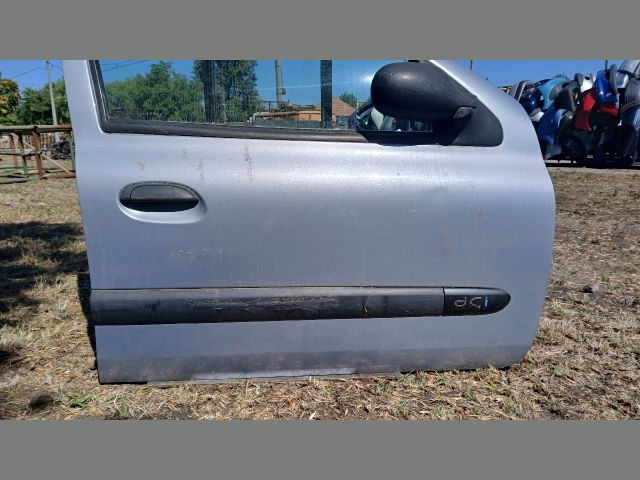 bontott RENAULT CLIO II Jobb első Ajtó (Részeivel)