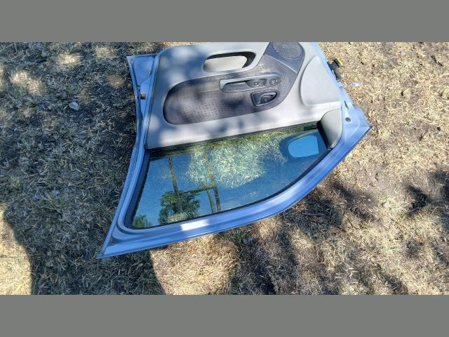 bontott RENAULT CLIO II Jobb első Ajtó (Részeivel)