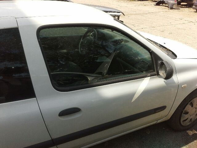 bontott RENAULT CLIO II Jobb első Ajtó (Részeivel)
