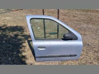 bontott RENAULT CLIO II Jobb első Ajtó (Részeivel)