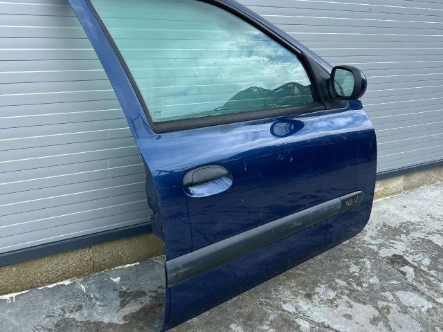 bontott RENAULT CLIO II Jobb első Ajtó (Üres lemez)