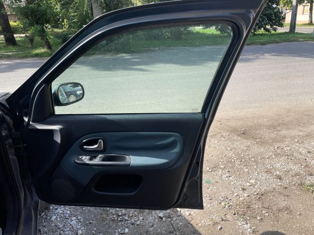 bontott RENAULT CLIO II Jobb első Ajtó (Üres lemez)
