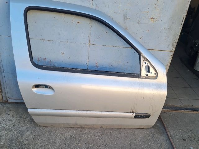 bontott RENAULT CLIO II Jobb első Ajtó (Üres lemez)