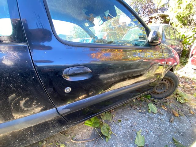 bontott RENAULT CLIO II Jobb első Ajtó (Üres lemez)