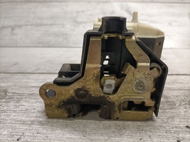 bontott RENAULT CLIO II Jobb első Ajtózár