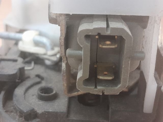 bontott RENAULT CLIO II Jobb első Ajtózár