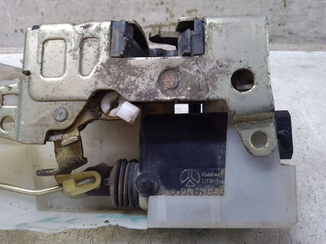 bontott RENAULT CLIO II Jobb első Ajtózár