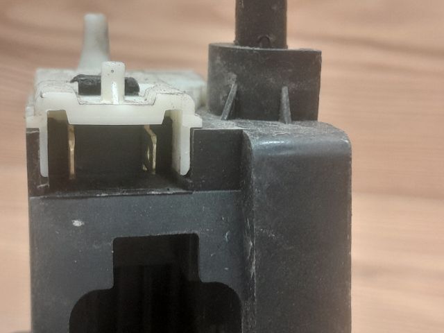 bontott RENAULT CLIO II Jobb első Ajtózár