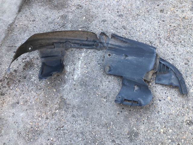 bontott RENAULT CLIO II Jobb első Első Dobbetét (Kerékjárati, Műanyag)