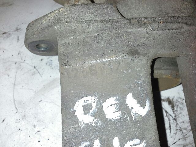 bontott RENAULT CLIO II Jobb első Féknyereg Munkahengerrel