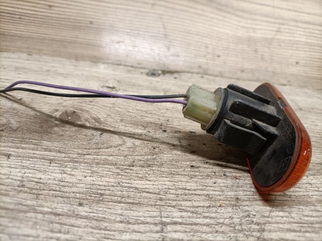 bontott RENAULT CLIO II Jobb első Sárvédő Irányjelző