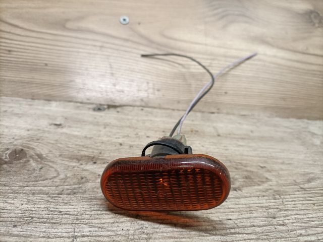 bontott RENAULT CLIO II Jobb első Sárvédő Irányjelző