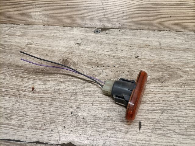 bontott RENAULT CLIO II Jobb első Sárvédő Irányjelző