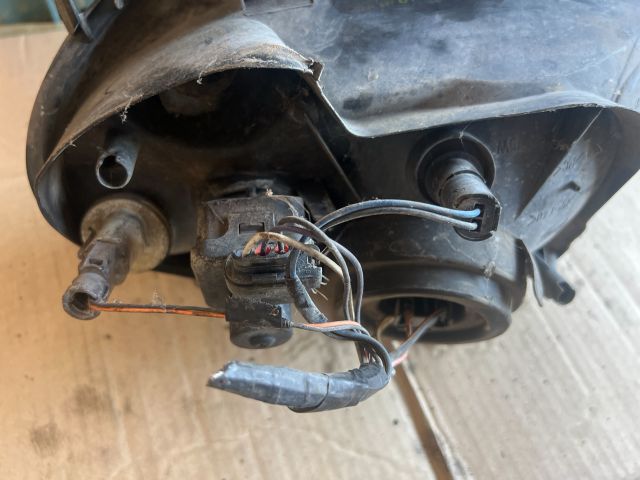 bontott RENAULT CLIO II Jobb Fényszóró