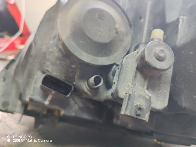 bontott RENAULT CLIO II Jobb Fényszóró