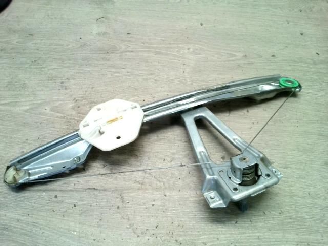 bontott RENAULT CLIO II Jobb hátsó Ablakemelő Szerkezet (Mechanikus)