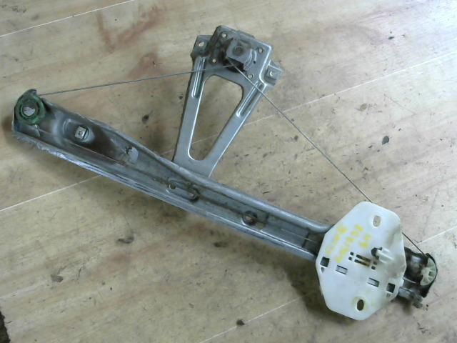 bontott RENAULT CLIO II Jobb hátsó Ablakemelő Szerkezet (Mechanikus)