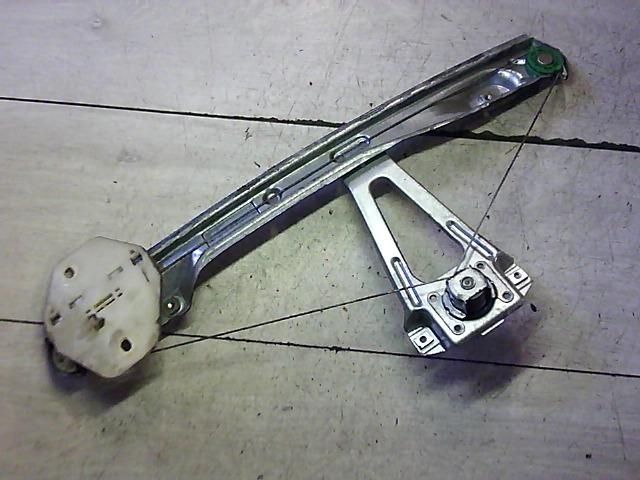 bontott RENAULT CLIO II Jobb hátsó Ablakemelő Szerkezet (Mechanikus)