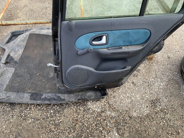 bontott RENAULT CLIO II Jobb hátsó Ajtó (Részeivel)