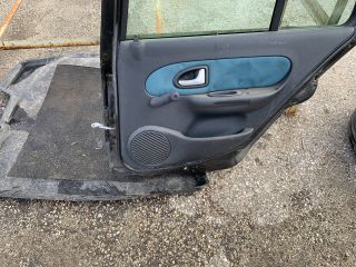 bontott RENAULT CLIO II Jobb hátsó Ajtó (Részeivel)