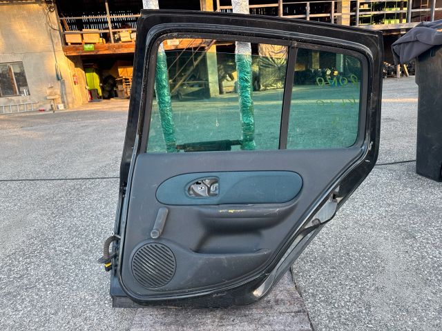 bontott RENAULT CLIO II Jobb hátsó Ajtó (Részeivel)