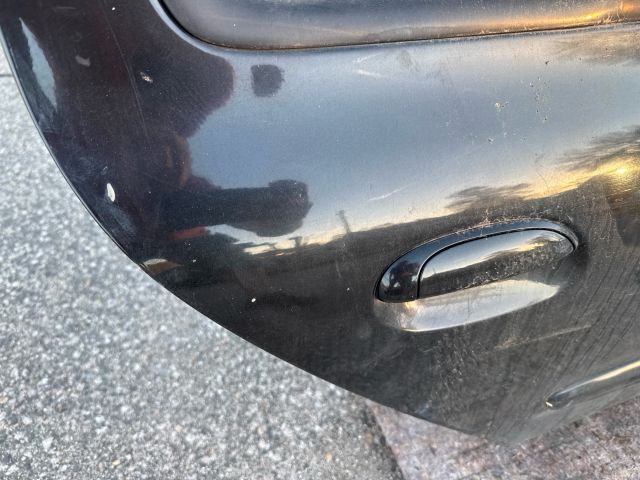 bontott RENAULT CLIO II Jobb hátsó Ajtó (Részeivel)