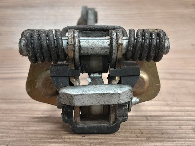 bontott RENAULT CLIO II Jobb hátsó Ajtóhatároló