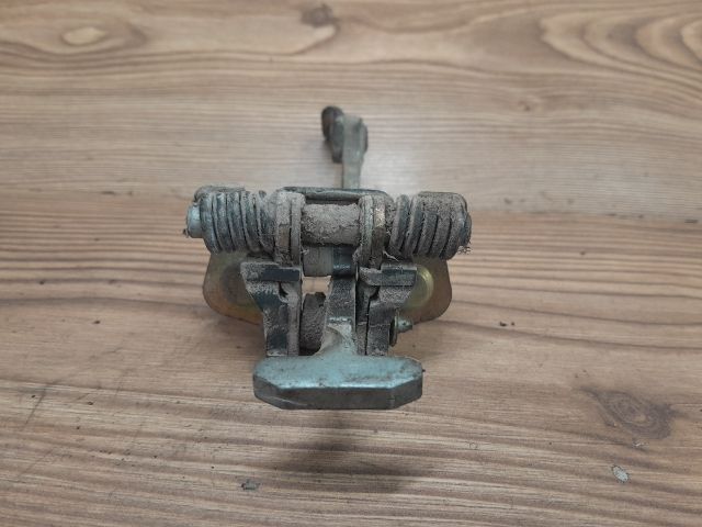 bontott RENAULT CLIO II Jobb hátsó Ajtóhatároló