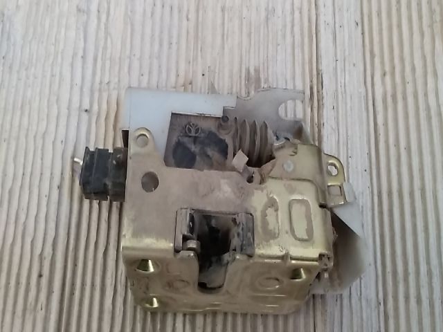 bontott RENAULT CLIO II Jobb hátsó Ajtózár