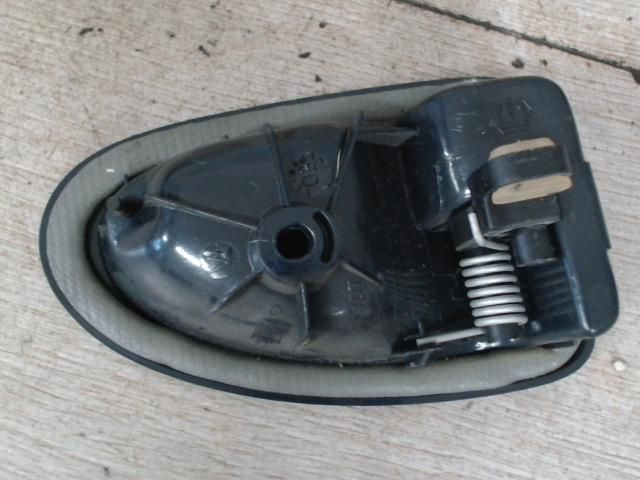 bontott RENAULT CLIO II Jobb hátsó Belső Kilincs