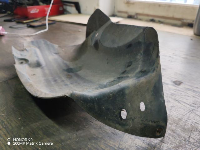 bontott RENAULT CLIO II Jobb hátsó Hátsó Dobbetét (Kerékjárati, Műanyag)