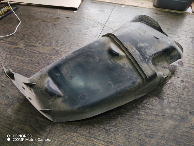 bontott RENAULT CLIO II Jobb hátsó Hátsó Dobbetét (Kerékjárati, Műanyag)