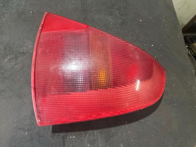 bontott RENAULT CLIO II Jobb Hátsó Lámpa