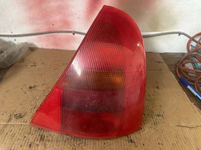 bontott RENAULT CLIO II Jobb Hátsó Lámpa