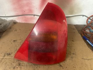 bontott RENAULT CLIO II Jobb Hátsó Lámpa