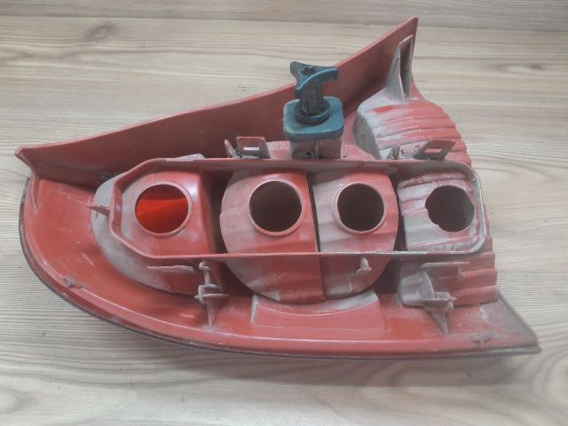 bontott RENAULT CLIO II Jobb hátsó Lámpabúra