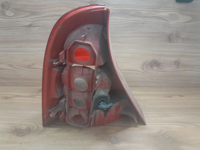 bontott RENAULT CLIO II Jobb hátsó Lámpabúra
